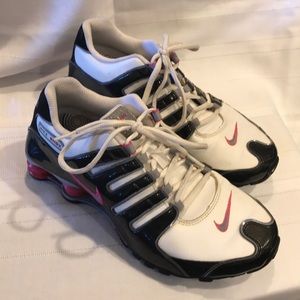 Women’s Nike Shoe Shoe